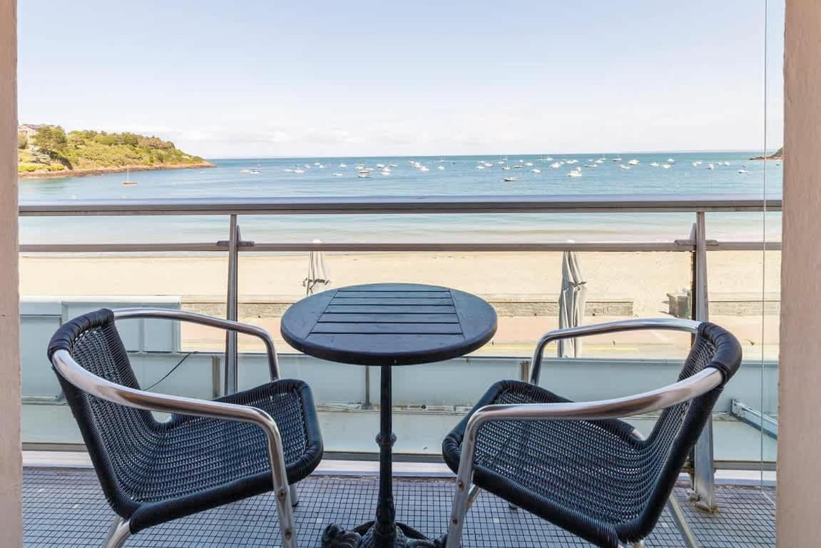 Les Pieds Dans L'Eau - Appartment 2 - Vue Mer Cancale Luaran gambar